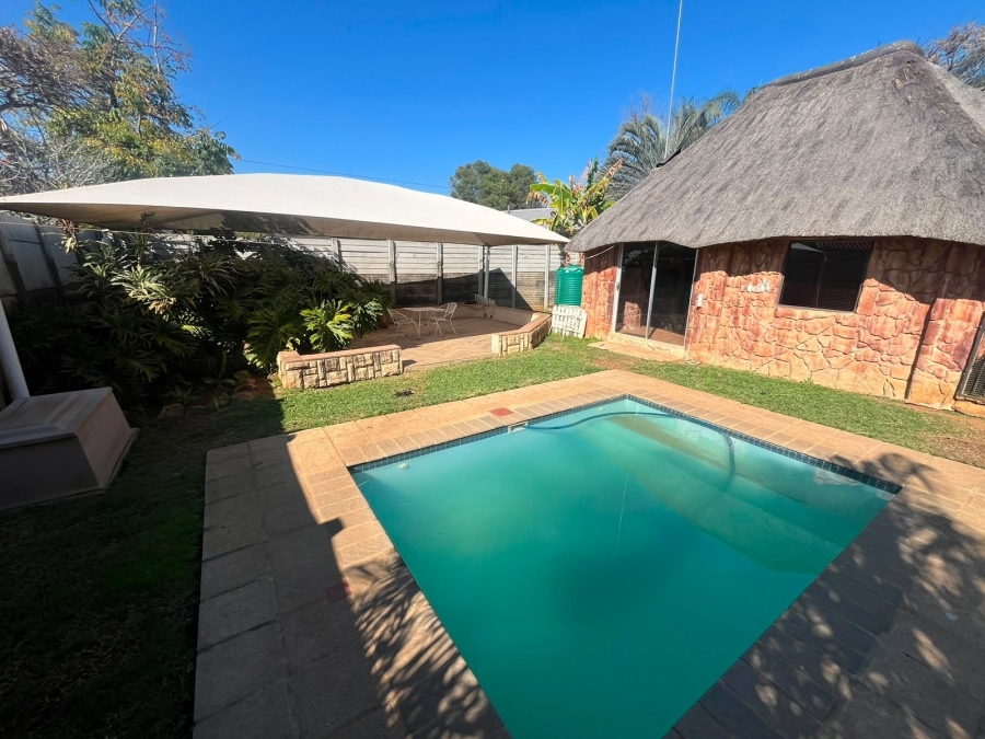 3 Bedroom Property for Sale in Geelhoutpark North West